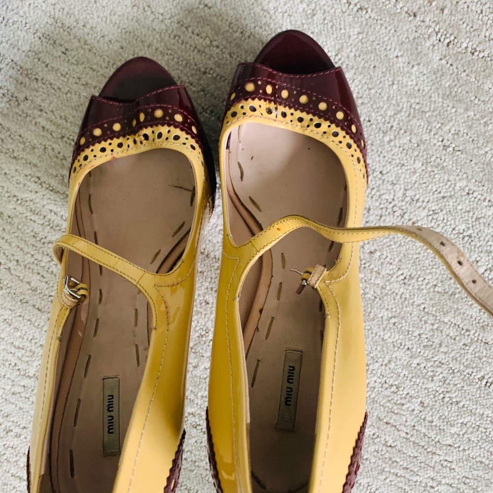 Miu Miu high peep toes sandals (patent leather).